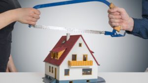 A quale dei coniugi deve essere assegnata la casa coniugale?